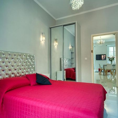Lusso 5 Beds Central Apartment Niza Exterior foto
