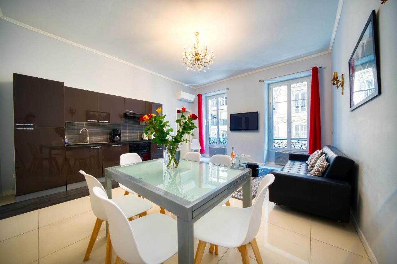 Lusso 5 Beds Central Apartment Niza Exterior foto