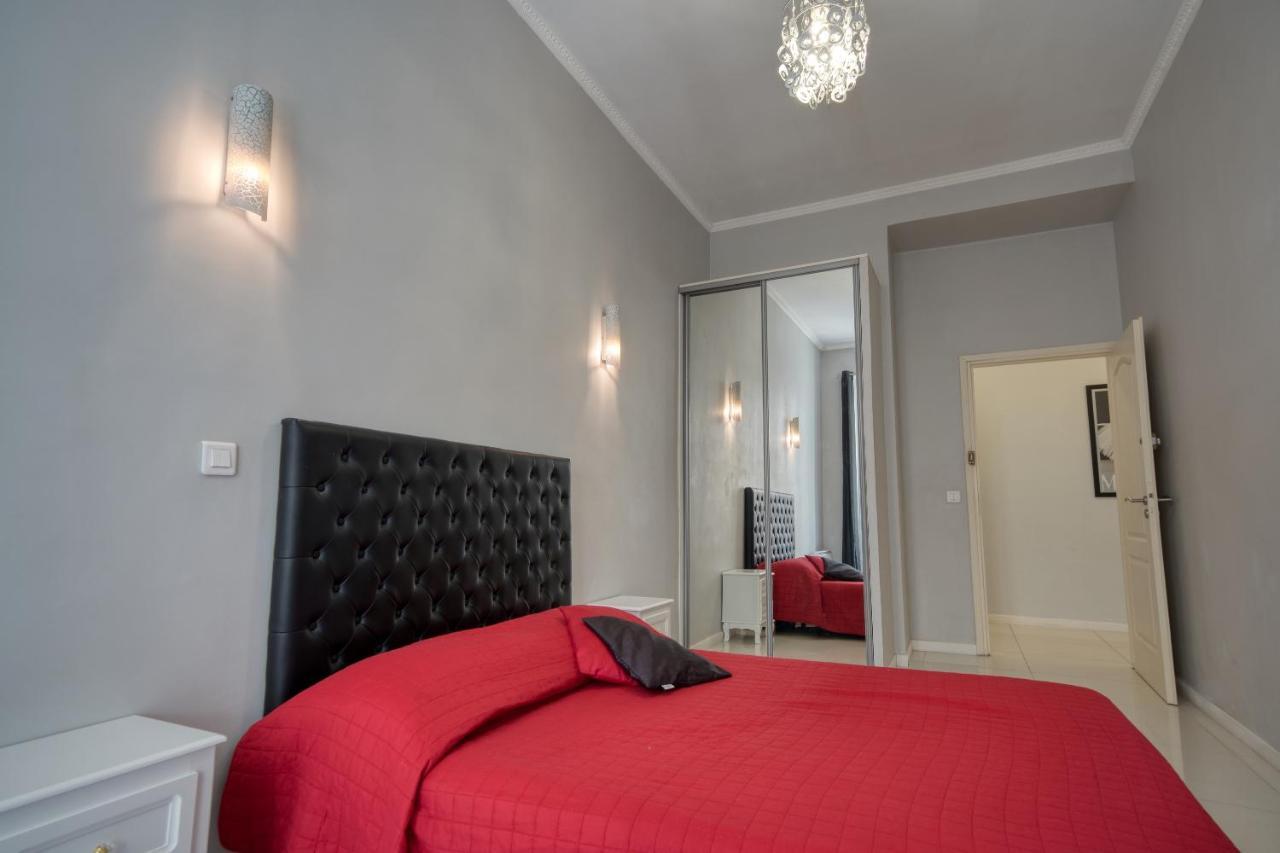 Lusso 5 Beds Central Apartment Niza Exterior foto