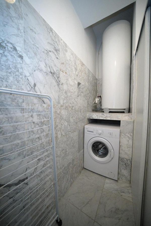 Lusso 5 Beds Central Apartment Niza Exterior foto
