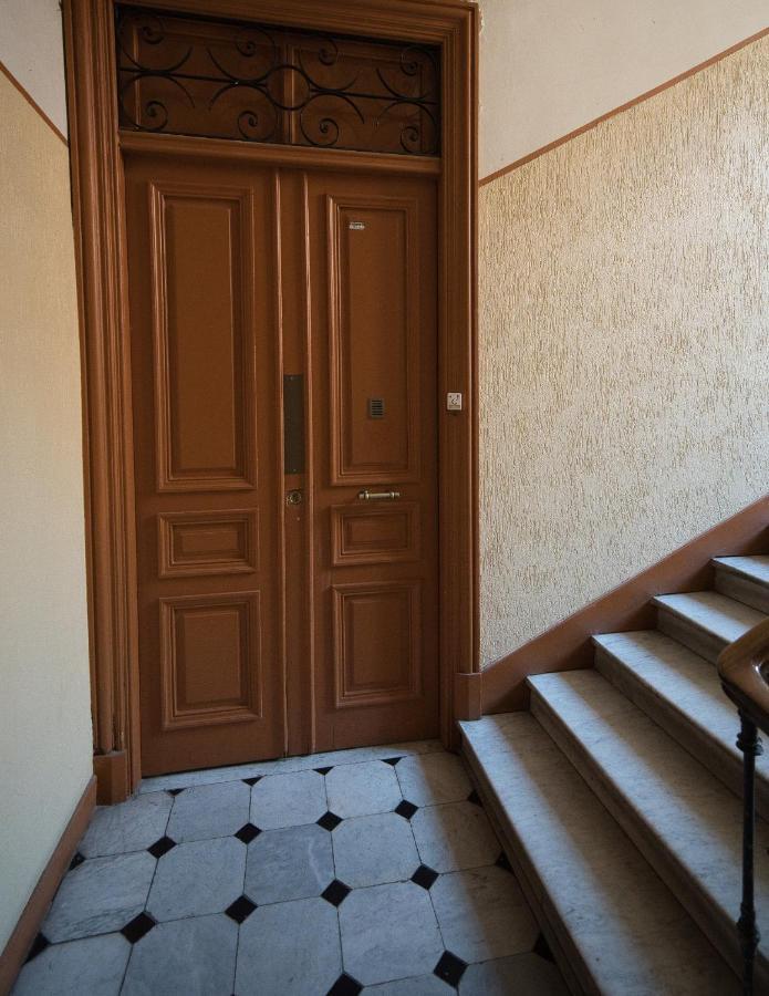 Lusso 5 Beds Central Apartment Niza Exterior foto