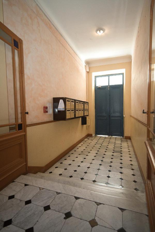 Lusso 5 Beds Central Apartment Niza Exterior foto